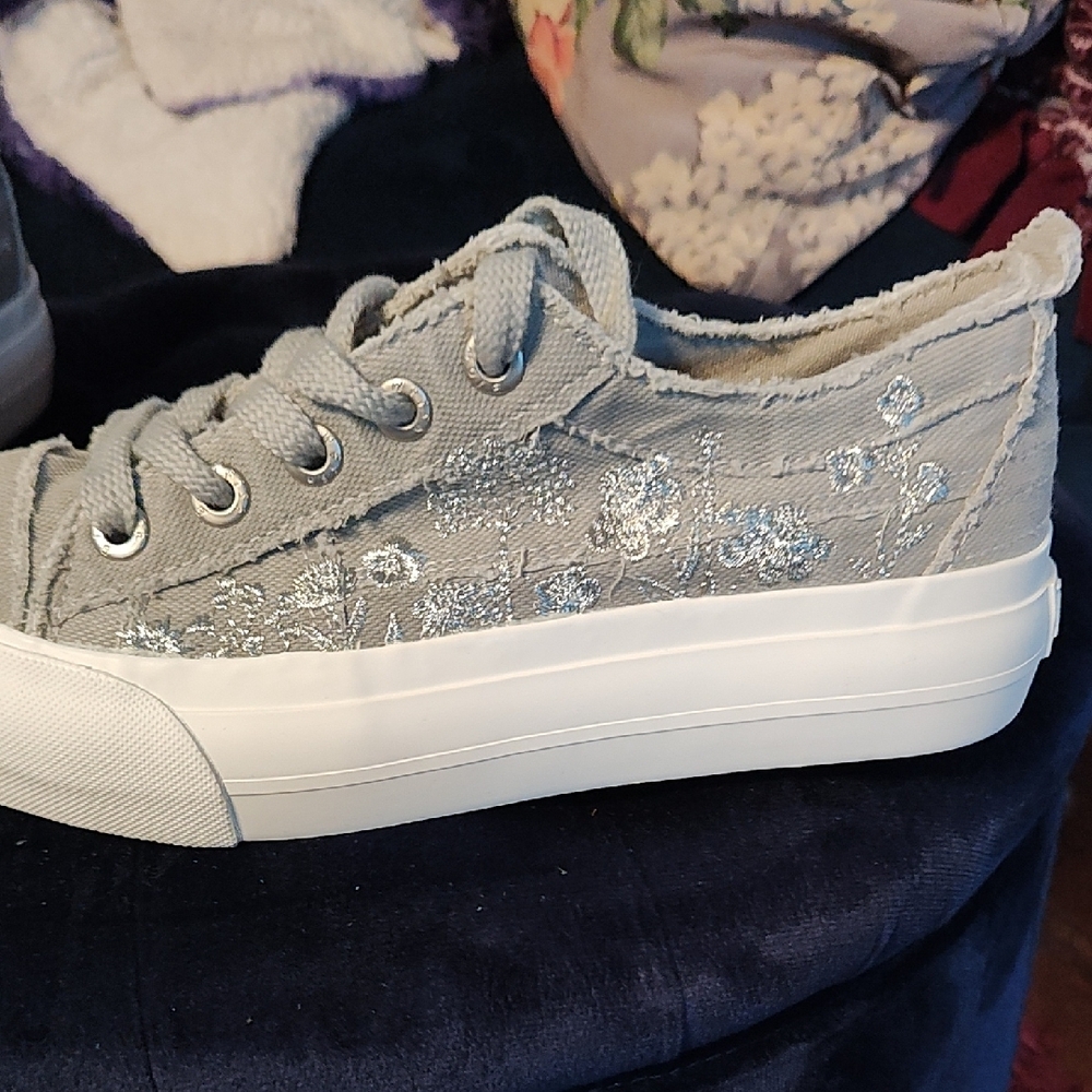 Blowfish Silver and Gray Women's Sneakers - Picture 9 of 11